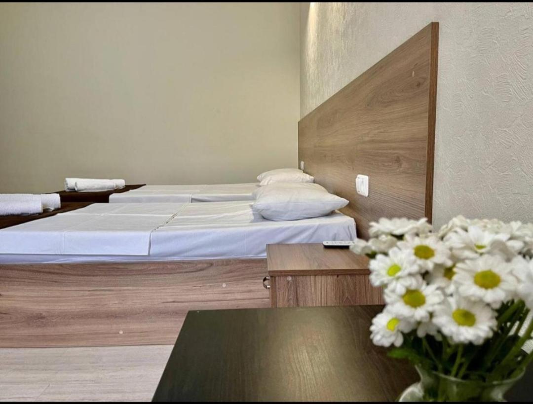 Merien Hotel Ереван Экстерьер фото